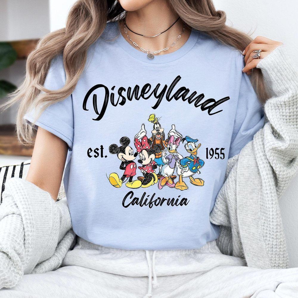 Retro Disneyland California Est 1955 Mickey And Friends Sketch Group Vuitino Shirt